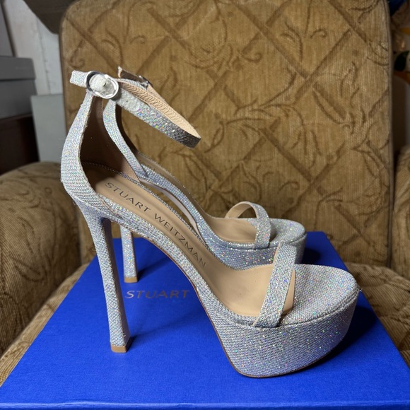 STUART WEITZMAN  Nudist Hollywood Metallic Platform
Sandals In Silver SIZE 8 B - Picture 5 of 9